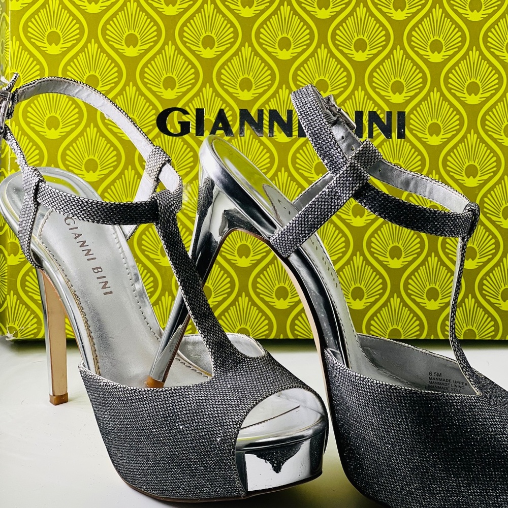 Gianni Bini Metallic Silver Platform Heels. - Picture 8 of 11